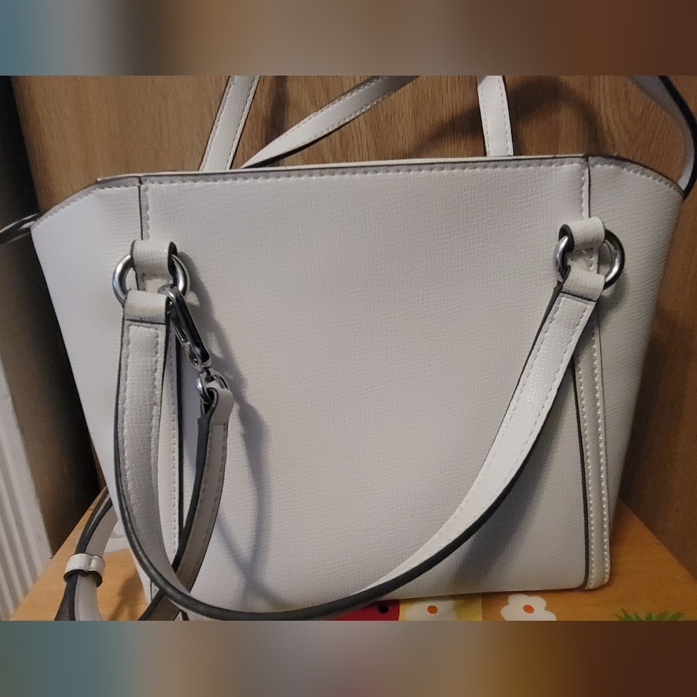 Karl Lagerfeld White Tote Bag with Heart Charm - Picture 4 of 9
